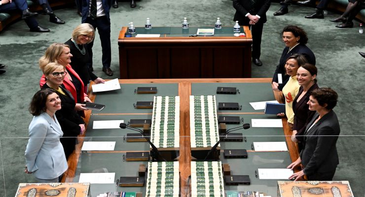 Crossbench MPs Allegra Spender, Zoe Daniels, Kylea Tink, Zali Steggall, Monique Ryan, Dai Le, Sophie Scamps and Kate Chaney take the affirmation of allegiance (Image: AAP/Lukas Coch)