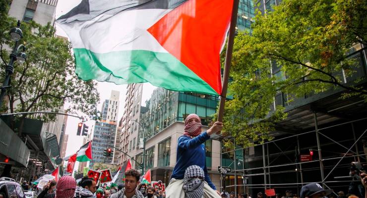 Pro-Palestine protesters in New York (Image: AAP/Sarah Yenesel)