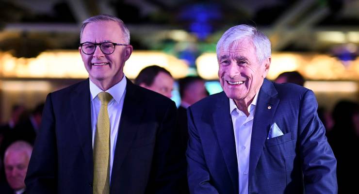 Anthony Albanese and Kerry Stokes in 2022 (Image: AAP/Lukas Coch)