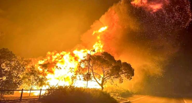 A bushfire burning in Western Australia last year (Image: AP/Dept.Fire and Emergency Services. WA)