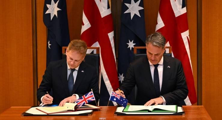 Secretary of State for Defence of the UK Grant Shapps (left) and Australian Defence Minister Richard Marles (Image: AAP/Lukas Coch)