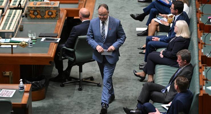 Shadow Climate Change Minister Ted O'Brien walks past Coalition colleagues (Image: AAP/Mick Tsikas)