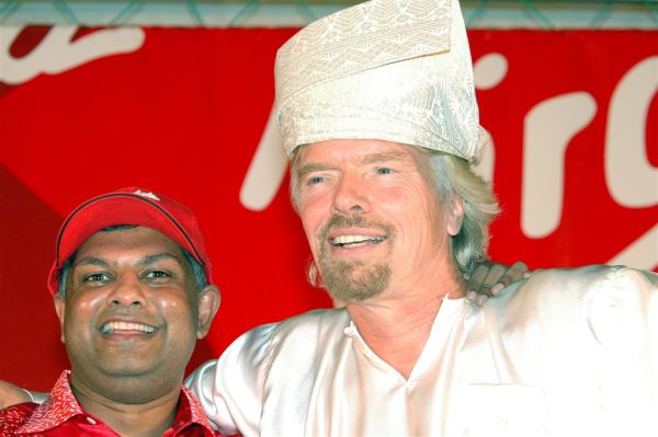 Tony Fernandes & Richard Branson announcing the AirAsiaX deal, photo Peter Ricketts