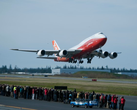 Flight 08 lifts off, photo: Boeing (replaces initial screen grab)